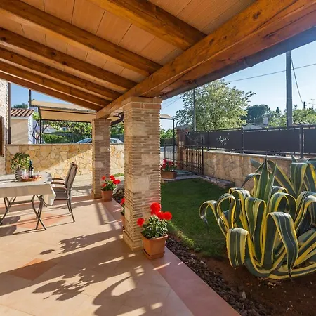 Apartamento With Parking Space Tar, Porec - 13245 Tar-Vabriga