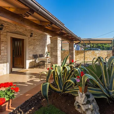 With Parking Space Tar, Porec - 13245 *