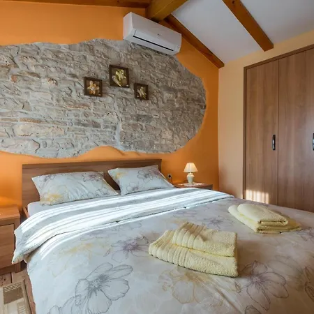 With A Parking Space Tar, Porec - 13245 Apartment Tar-Vabriga