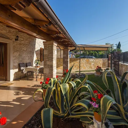 With Parking Space Tar, Porec - 13245 Tar-Vabriga