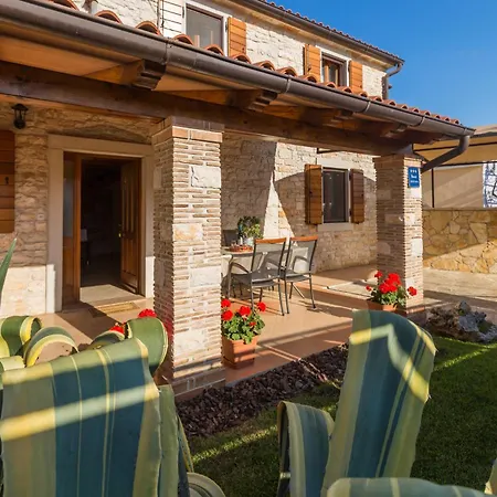 With Parking Space Tar, Porec - 13245 דירה *