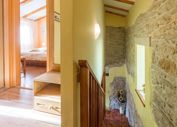 With Parking Space Tar, Porec - 13245 *