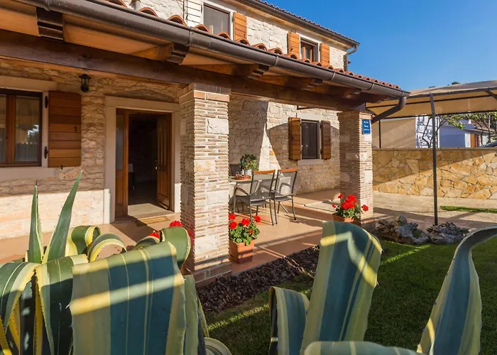 With Parking Space Tar, Porec - 13245 Appartement *